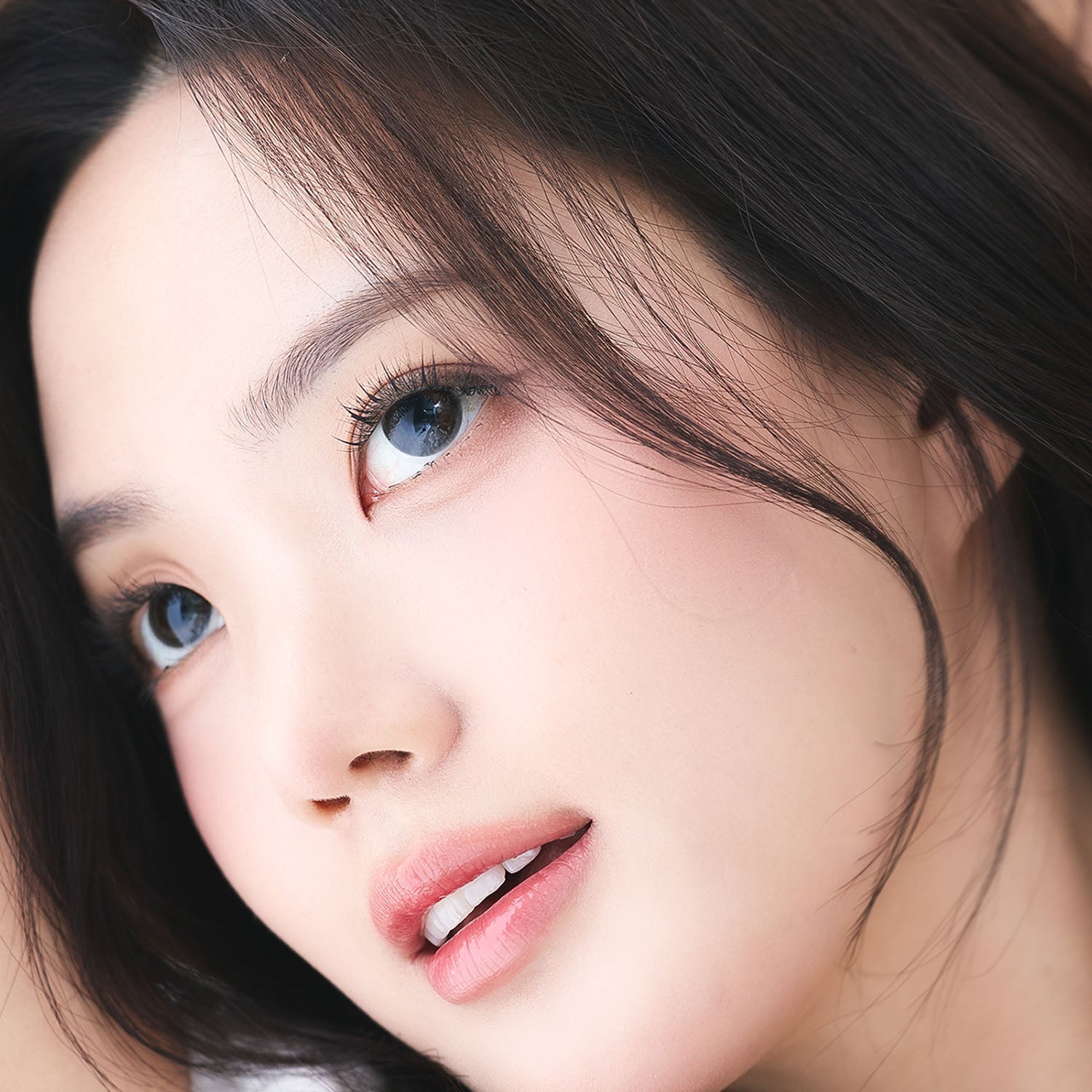 SOO ADOR Edge Lashes - Soft Focus (Lash Tweezer included)