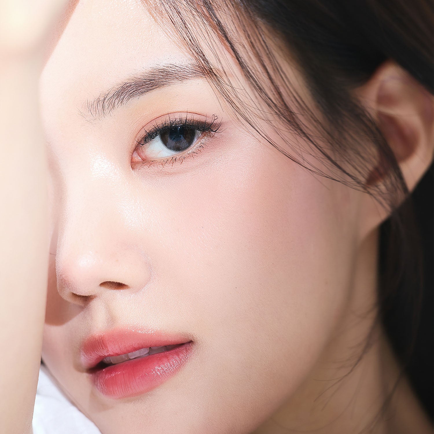 SOO ADOR Edge Lashes - Soft Focus (Lash Tweezer included)